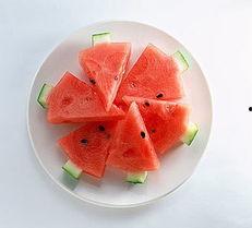 看看吃瓜的图片,揭秘网络热议背后的众生相