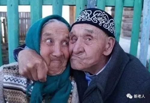 瓜摔满地老爷爷吃瓜后续,温馨一幕引发网友热议